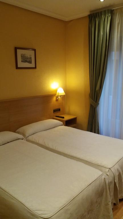 Pension La Concha San Sebastián Exteriör bild