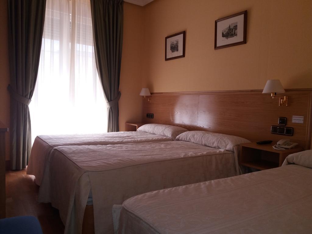 Pension La Concha San Sebastián Exteriör bild