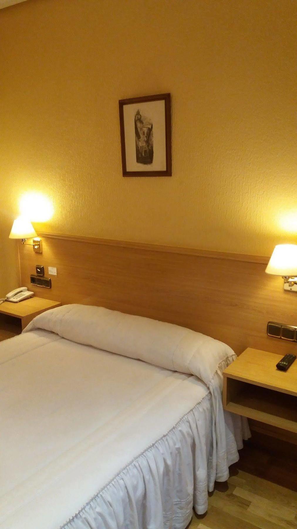 Pension La Concha San Sebastián Exteriör bild
